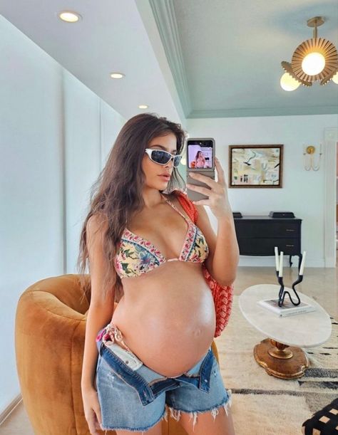 Lauren Giraldo, Pregnant Belly, Baby Bumps, Selfies, Mirror, Lifestyle, Quick Saves