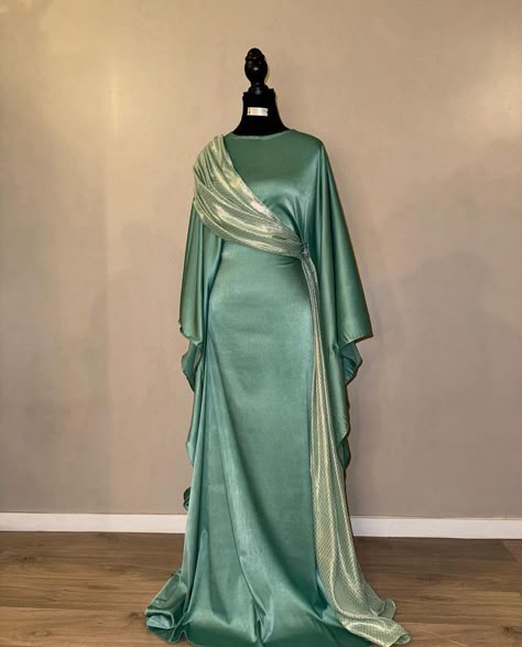 Middle Eastern Dresses Gowns, Somali Dress Fashion, East African Clothing, Hijabi Wedding Guest Outfit, Hijabi Soiree, Hijab Wedding Guest Outfit, African Abaya, Somali Clothes, Bubu Gown Styles