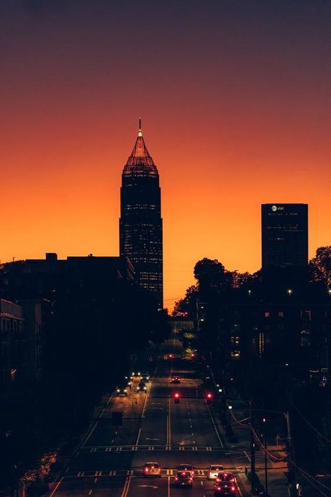 Aesthetic Euphoria: Landscape Photography Ideas and Techniques Atlanta Skyline, Atlanta Photography, Orange Aesthetic, Iconic Buildings, Bank Of America, Fine Art Photography Print, Photography Prints Art, City Aesthetic, Aesthetic Design