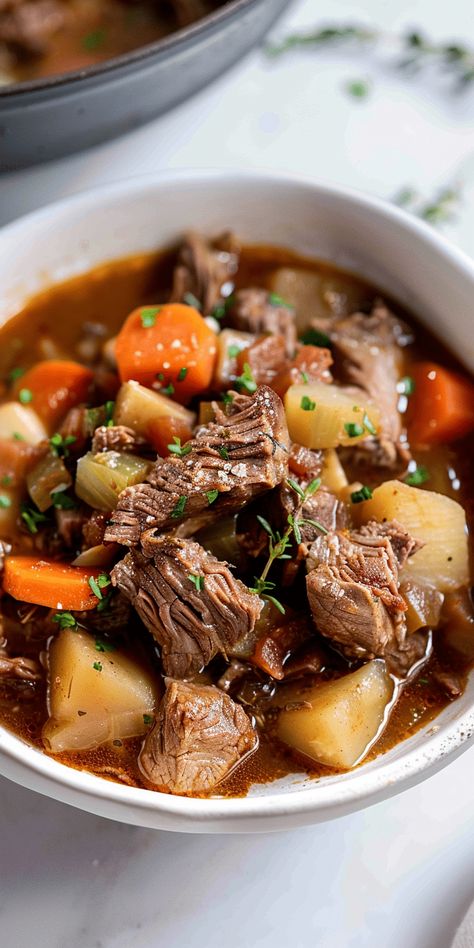 Slow Cooker Beef Stew – Chasety Crockpot Recipes Slow Cooker Vegetarian, Samhain Stew Recipes, Beef Stew Half Baked Harvest, Stewing Steak Recipe Slow Cooker, Cozy Crock Pot Meals, Crockpot Recipes Halloween, Beef Stew Aesthetic, Slow Cooker Braised Beef, Healthy Crockpot Stew