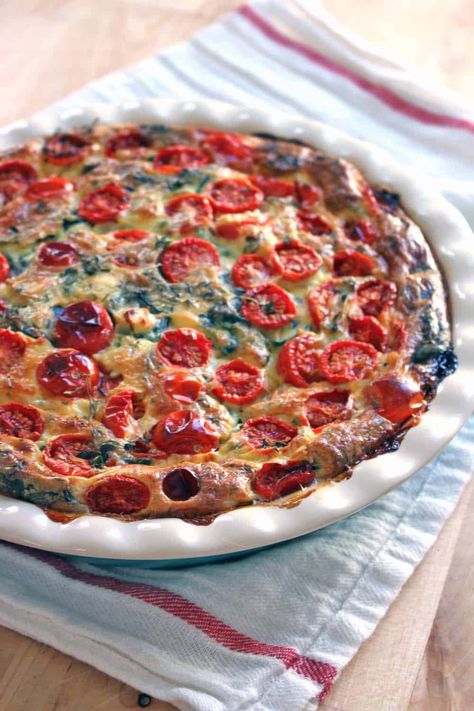 Vegetarian Brunch Recipes, Feta Quiche, Tomato And Feta, Vegetarian Brunch, Slow Roasted Tomatoes, Spinach Tomato, Spinach Quiche, Crustless Quiche, Fruit Breakfast