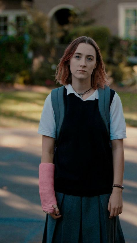 Halloween Costumes Indie, Ladybird Halloween Costume, Ladybird Halloween, Halloween Costumes 2022, Movie Halloween Costume, Pretty Movie, Bird Costume, Saoirse Ronan, Disney Iphone