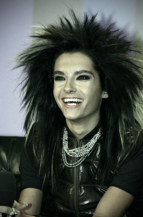 sunshine Hotel Bill, Kaulitz Twins, Tokyo Hotel, Georg Listing, Billy Boy, Tokyo Hotels, Emo Hair, Emo Guys, Bill Kaulitz