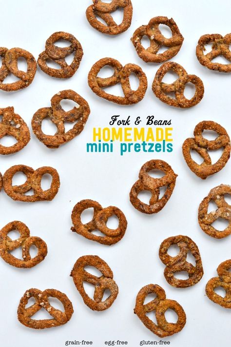 Homemade Mini Pretzels - made without yeast, grains, and eggs! Mini Pretzels Recipes, Hard Pretzels Recipe, Hard Pretzels, Autumn Snacks, How To Make Pretzels, Pretzel Chips, Pretzel Snacks, Gluten Free Yeast Free, Homemade Pretzels