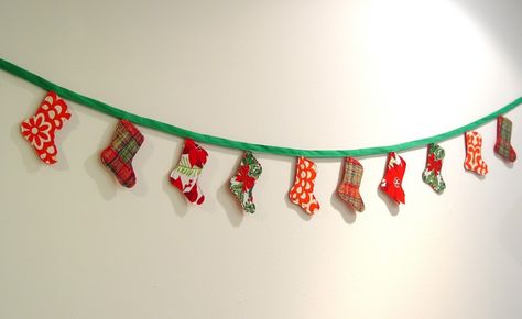 Christmas Stocking Bunting – A Tutorial – Punkin Patterns Christmas Bunting Diy, Christmas Bunting Ideas, Bunting Ideas, Bunting Tutorial, Fabric Christmas Decorations, Christmas Crafts To Sell, Christmas Stockings Diy, Happy Xmas, Christmas Message