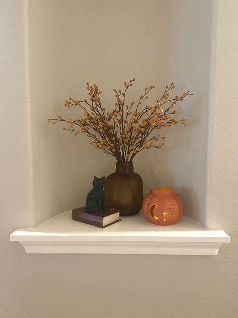 Fall Shelf Decor, Shelf Decor Bedroom, Nook Decor, Cat Candle, Shelves In Bedroom, Cute Black Cats, A Shelf, Book Decor, Fall Floral