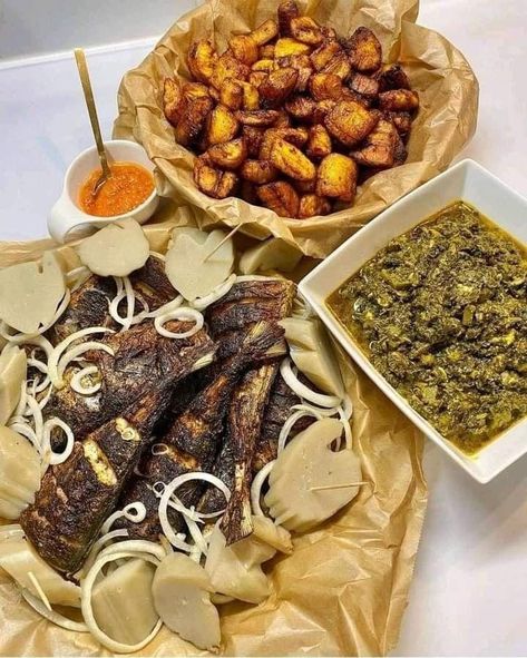 Malian Food, Mali Food, Congolese Food, Malian Culture, Africa Food, African Cooking, Party Food Buffet, Steamy Romance, Outdoor Eating