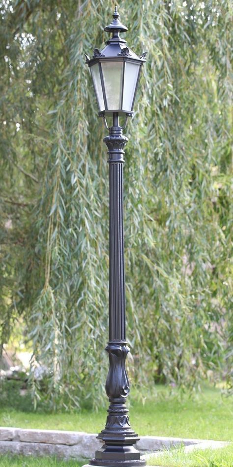 Old Street Lamp, Modern Outdoor Lamp, Flat Ceiling Lights, Modern Garden Lighting, Garden Lamp Post, Outdoor Lamps, Outdoor Lamp Posts, Lamp Posts, Light Post