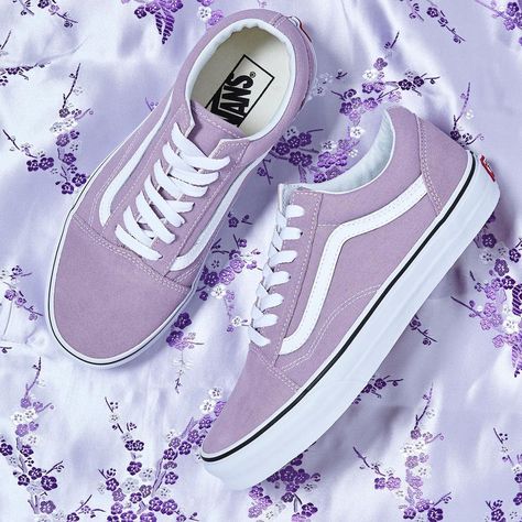 Vans Shoes Fashion, Vans Aesthetic, Purple Vans, Luxury Purple, Cute Vans, Vans Girl, Aesthetic Collection, Purple Shoes, Hype Shoes