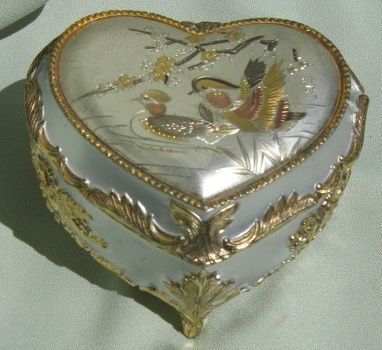 Antique Music Box, Music Box Ballerina, Music Box Vintage, Japanese Music, Musical Box, Wood Ducks, Music Jewelry, Antique Boxes, Pretty Box