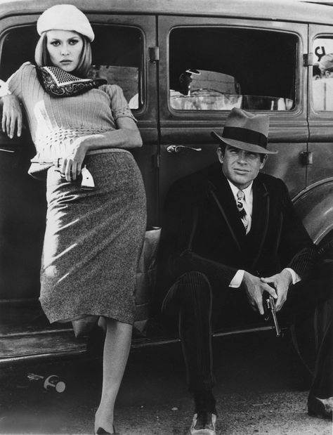 Bonnie and Clyde Turns 50: How to Get the Film’s Sensational ’60s Style | Vogue Bonnie And Clyde Pictures, Bonnie And Clyde Movie, Bonnie And Clyde Car, Bonnie And Clyde Tattoo, Bonnie And Clyde 1967, Bonnie Parker, Bonnie And Clyde, Faye Dunaway, Dream Photography