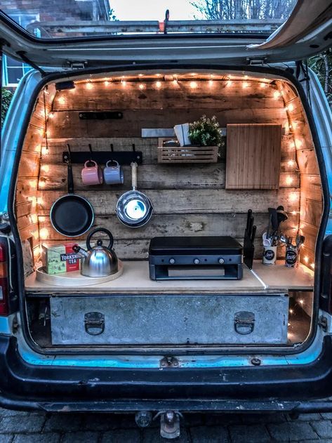 Van Conversion Kitchen, Kombi Food Truck, Hiace Camper, Vw T3 Camper, Camper Van Kitchen, Vw T3 Syncro, Minivan Camper Conversion, Minivan Camper, T3 Vw