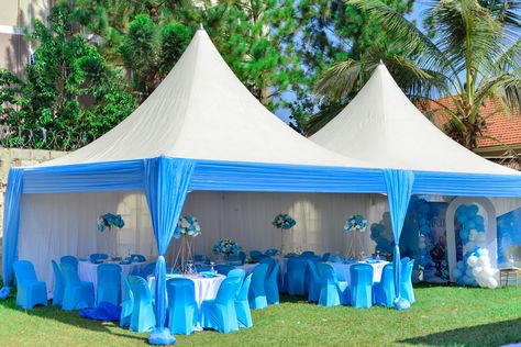 Simple Tent Decor, Simple Traditional Wedding Decor, Birthday Party Tent Ideas Decoration, African Traditional Wedding Decoration, Navy Wedding Decorations, Outdoor Tent Wedding, Luxury Flower Bouquets, Pre Wedding Videos, Wedding Decor Photos