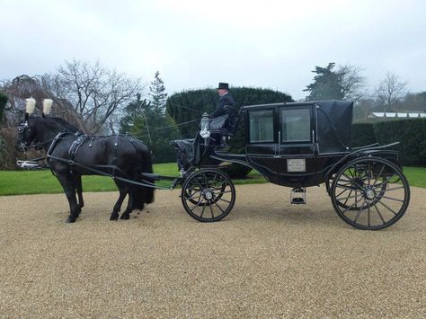 London Institute, Syd Mead, Horse Wagon, Beauty Movie, Carriage Driving, Horse Drawn Wagon, Horse And Buggy, Art Appliqué, Covered Wagon