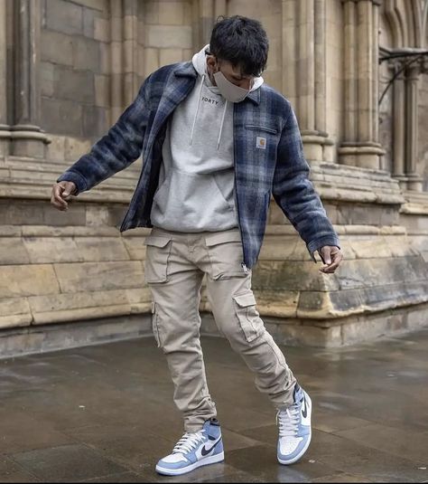 Chicago Jordan 1, Cargo Pants Outfit Men, Jordan 1 Outfit, Black Men Fashion Urban, Air Jordan 1 Outfit, Streetwear Ideas, Streetwear Inspiration, Pants Outfit Men, Cute Nike Outfits