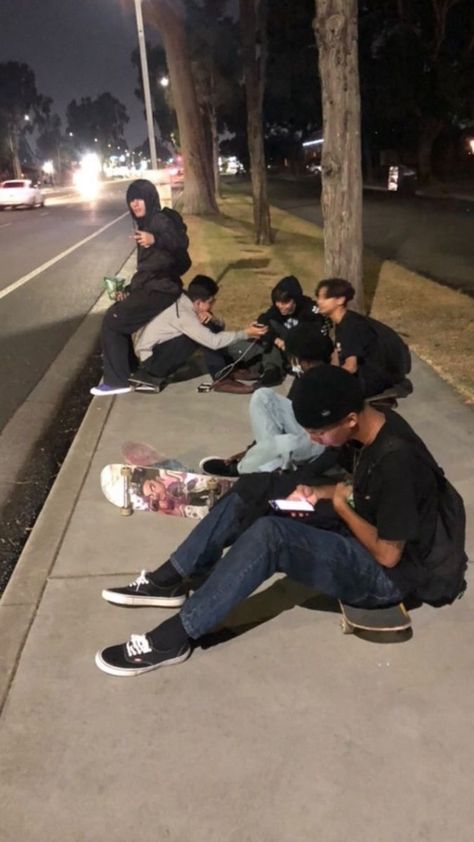 Skateboarding Aesthetic, Skate Vibes, Skate Aesthetic, Skateboard Aesthetic, Skater Vibes, Devils Night, Skater Boys, Fotografi Digital, I Need Friends