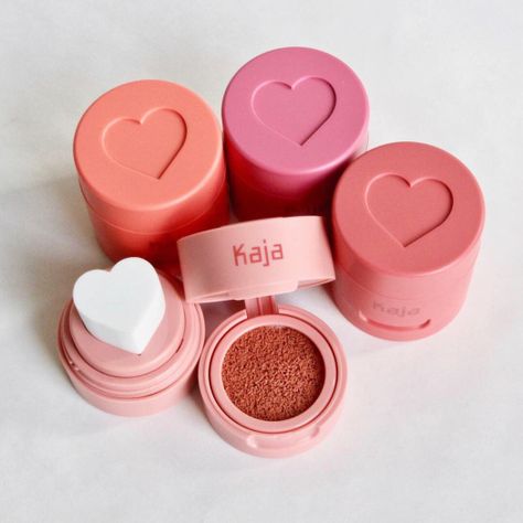 Koleksi Makeup, Gifts For Makeup Lovers, Becca Highlighter, Alat Makeup, Kawaii Makeup, Fancy Makeup, Beauty Sponge, Makeup Items, Makeup Guru