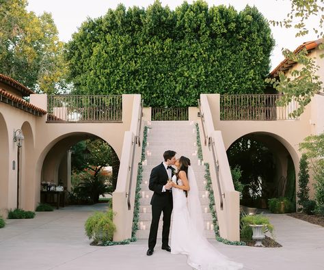 Secret Garden: Phoenix, Arizona's Secluded Wedding Venue Paradise Secluded Wedding, Wedding Decor Colors, Phoenix Garden, Indoor Fireworks, Romantic Wedding Venue, Arizona Wedding Venues, Wedgewood Wedding, Secret Garden Wedding, Garden Wedding Venue