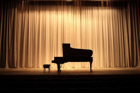 Group Piano Lessons, Piano Songs For Beginners, Piano Pedagogy, Kids Piano, Piano Recital, Brown Curtains, Piano Studio, Best Piano, Classical Piano