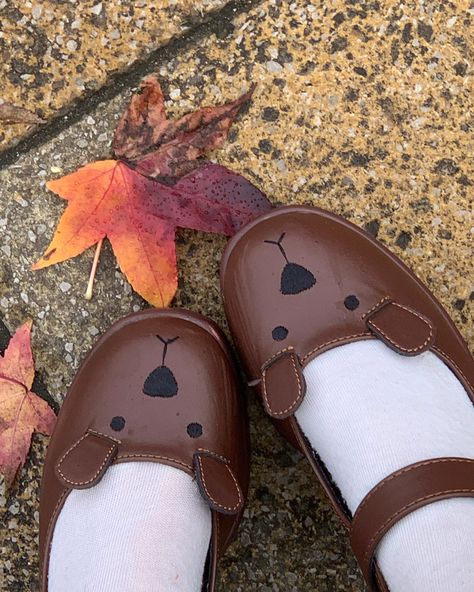 Aesthetic academia fall autumn vibes cottagecore Cottagecore Shoes Aesthetic, Cottage Core Shoes, Bear Cottagecore, Cottagecore School, Cottagecore Shoes, Cottagecore Fashion Aesthetic, Cottagecore Autumn, Autumn Cottagecore, Fall Cottagecore