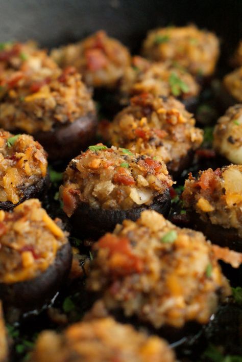 Bacon and Cheddar Stuffed Mushrooms | The Two Bite Club | #VoteWrightBrandBacon #Sponsored @WrightBacon Horderves Appetizers, Mushroom Dishes, Monday Meals, Yummy Appetizers Parties, Holiday Party Appetizers, Sausage Stuffed Mushrooms, Mushroom Appetizers, Bacon Stuffed Mushrooms, Stuffed Mushroom