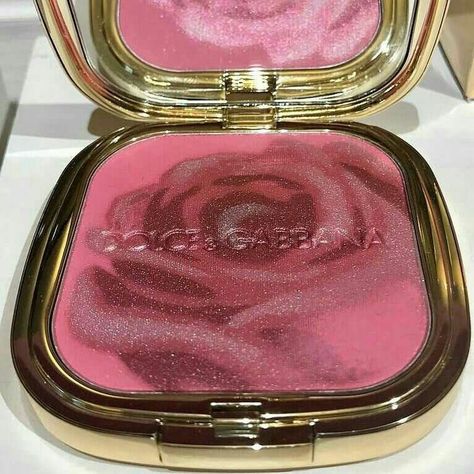 Pink Powder, Make Up Inspiration, Makeup Accesories, Fancy Makeup, روتين العناية بالبشرة, Luxury Makeup, Makeup Items, Makati, Makeup Brands