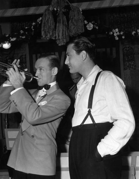 Fred Astaire and Artie Shaw. Top Hat And Tails, Artie Shaw, Fred And Ginger, Fred Astaire, Jazz Band, Movie Buff, Big Band, Classic Films, Great Love