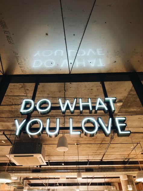 Motivation quotes
“Do what you love” 2024 Vision Board Aesthetic College, Vision Board Social Work, Business Startup Aesthetic, Work Vision Board Pictures, Neon Motivational Quotes, Vision Board Photos Pictures Career, Human Resources Aesthetic, Social Work Aesthetic, Social Worker Aesthetic