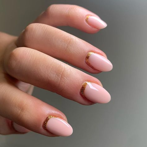 Gold Tip Gel Nails, Nail Cuff Design, Biab Nail Design Gold, Gold Biab Nails, Gold Nail Extensions, Pink Nail Gold Tip, Cuff Nails, Nail Cuff, Biab Nail