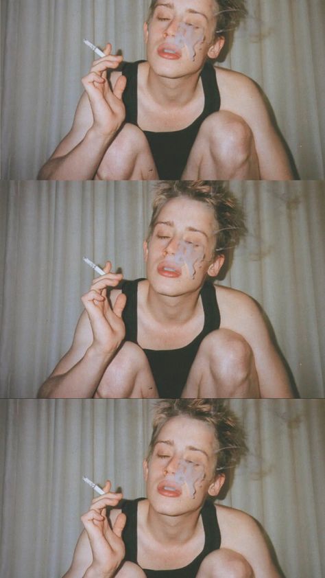 Macaulay Culkin terry richardson for the face / November 2002 Macaulay Culkin 2000s, Culkin Macaulay, Rory Culkin Wallpaper, Kieran Culkin 90s, Macaulay Culkin 90s, Culkin Family, Rory Culkin, 27 Club, Kieran Culkin