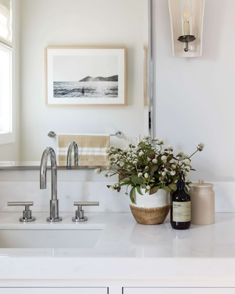 @puresalt posted to Instagram: Bathroom styling is a balancing act between enhancing style without adding clutter—for us, a simple grouping of a beautiful plant in a statement vase, pretty catchall jars and trays, and art to jazz up some empty walls are all you need to take your bathroom from a utility space a design destination! Find tons of great bathroom styling pieces in our P.S. Winter Shoppe Sale at up to 50% off! Head to stories to shop🙌 // 📷: @vlentine @puresalt # Modern Entryway Design, Bathroom Things, Utility Space, Pure Salt Interiors, Statement Vase, Instagram Bathroom, Entryway Design, Pure Salt, Primary Bathroom