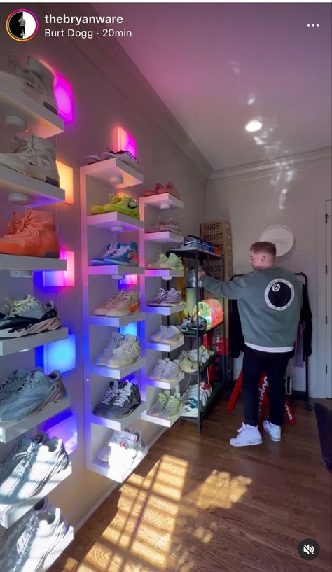 Shoe Stand Ideas, Sneaker Wall, Sneaker Room, Nike Stuff, Sneakerhead Room, Sneaker Displays, Shoe Stand, Shoe Wall, Led Shoes