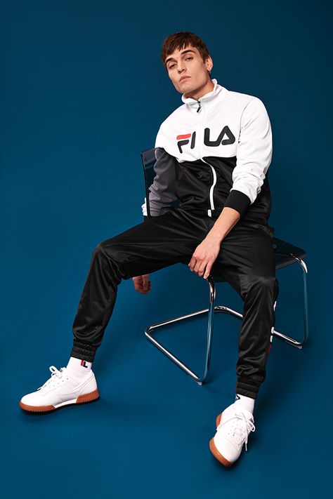 Versace Tracksuit, Fila Outfit, Sporty Outfits Men, Sport Fashion Photography, Hypebeast Clothing, Dusseldorf Germany, Boat Neck Blouse Design, Lit Outfits, Mens Jogger Pants