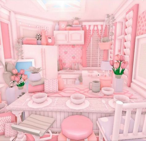 Blush Pink House Exterior Bloxburg, Bloxburg Blush Kitchen Ideas, Preppy Bloxburg House Interior, Bloxburg House Ideas Pastel, Bloxburg House Pastel, Bloxburg Pink Kitchen, Bloxburg Sanrio House, Blush Bloxburg Kitchen, Blush Kitchen Bloxburg