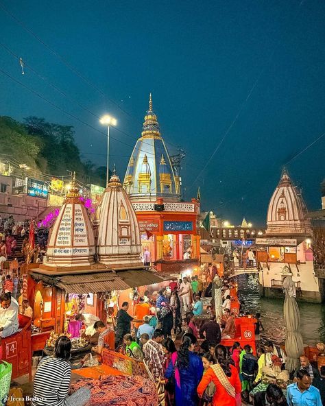 Haridwar Aesthetic, Haridwar Photography, Ganga Ghat, Free Background Photos, Temple Photography, Lord Wallpapers, Shiva Lord, Happy Navratri Images, Best Snapchat