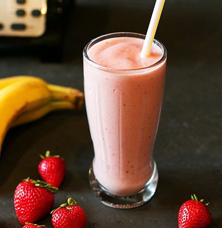 A delicious and nutritious smoothie, packed with brain fueling ingredients like fresh fruit and yogurt, from our Back to School recipe contest winner Lisa Rapp. Find the full recipe and other Back to School recipes at www.callnewspapers.com Mcdonalds Strawberry Banana Smoothie, Strawberry Banana Smoothie Recipe, Mcdonalds Recipes, Foods At Home, Apricot Smoothie, Banana Apple Smoothie, Recipe Website, Drinks Smoothies, Delicious Smoothies