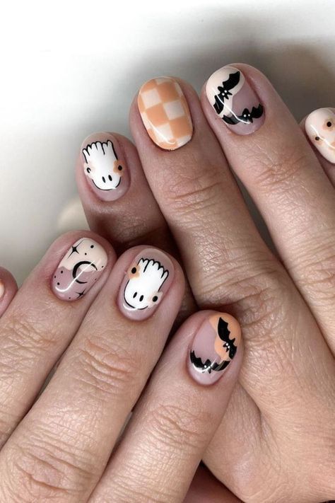 Halloween Natural Nails, Halloween Bat Nails, Spooky Nail Designs, Purple Halloween Nails, Pink Halloween Nails, Ghost Nails, Halloween Nails Ideas, Spooky Nail, Halloween Nail Art Ideas