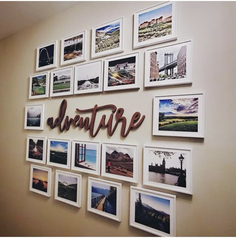 Wall Of Travel Pictures, Display Vacation Photos Wall Art, Adventure Picture Wall, Travel Wall Decor Ideas, Travel Room Ideas, Young Mans Bedroom Ideas, Family Photos Wall Decor, Travel Photo Wall, Adventure Wall Decor