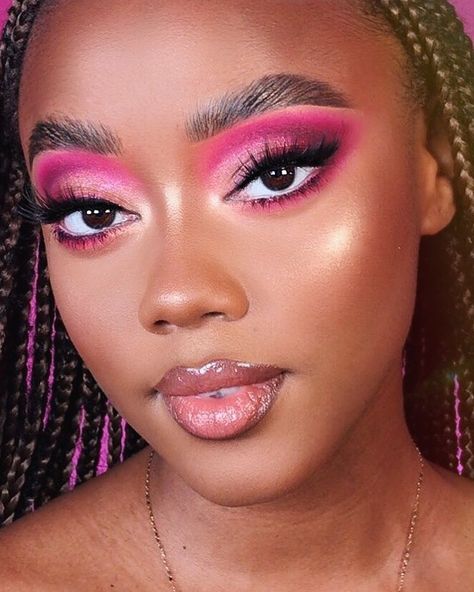 Barbie Makeup Look Brown Skin, Fuscia Eyeshadow Eye Makeup, Hot Pink Eyeshadow Looks Black Women, Dark Skin Pink Makeup, Pink Eyeshadow Under Eye, Fuschia Makeup Looks, Black And Pink Makeup Looks, Dark Pink Makeup Looks, Hot Pink Prom Makeup