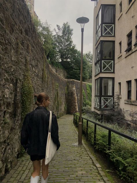 Scotland Summer Outfits, Scotland Girl, Scottish Aesthetic, Scotland Aesthetic, Cobblestone Path, Ireland Aesthetic, Green Leather Jacket, Spooky Places, Europe Aesthetic