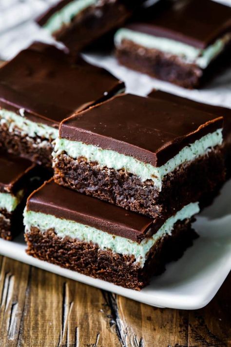 Mint Chocolate Brownies, Mint Brownies Recipe, Easy Chocolate Ganache, Resep Starbuck, Mint Frosting, Gluten Free Pumpkin Muffins, Creamy Frosting, Chocolate Photos, Mint Brownies