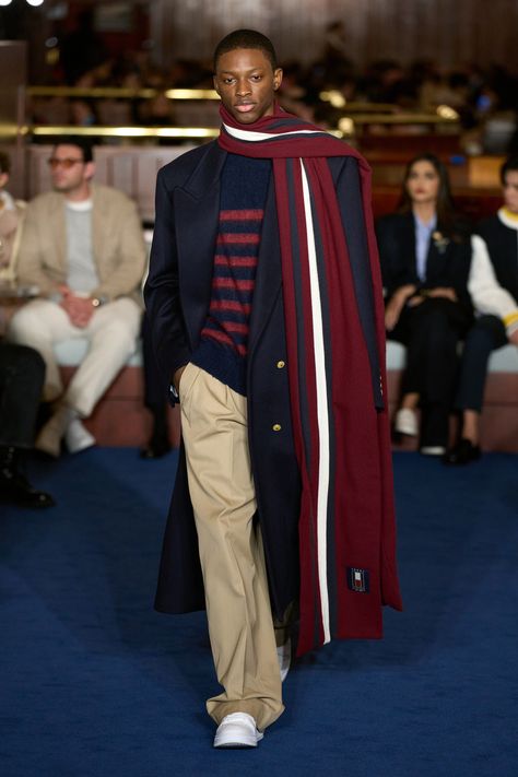 Tommy Hilfiger Fall 2024 Ready-to-Wear https://www.vogue.com/fashion-shows/fall-2024-ready-to-wear/tommy-hilfiger/slideshow/collection#32 Tommy Hilfiger Men Outfits, Tommy Hilfiger Outfits Men, Tommy Hilfiger Aesthetic, Tommy Hilfiger Runway, Tommy Hilfiger Outfits, Menswear Runway, Blue Ivy, Gisele Bündchen, Runway Looks