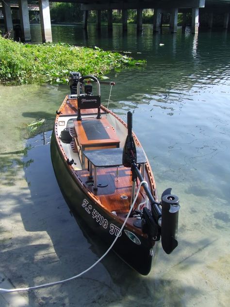 Canoe Outfit, Micro Skiff, Fly Fishing Boats, Kayak Fishing Setup, Kayak Fishing Accessories, Angler Kayak, Canoe Building, Small Fishing Boats, Canoe Fishing