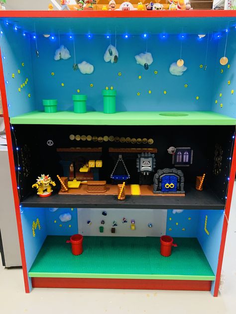 Mario diorama made from an IKEA white Billy Bookcase White Billy Bookcase, Mario Playhouse, Mario Diorama, Mario Cube, Mario Castle, Mario House, Play Houses Diy, Castle Diy, Mario Crafts