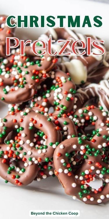 Add a festive touch to your holiday parties with these Chocolate Covered Holiday Pretzels – a delightful sweet and salty snack that's easy and quick to make at home. These homemade treats are the perfect addition to gatherings and parties. With the combination of chocolate and pretzels, this simple and kid-friendly sweet treat is sure to be a hit at any Christmas celebration. What To Make With Chocolate Almond Bark, Almond Bark Recipes Chocolate, Almond Bark Pretzels, Chocolate And Pretzels, Holiday Pretzels, Chocolate Covered Pretzels Recipe, Almond Bark Recipes, Christmas Pretzels, Dipped Pretzels