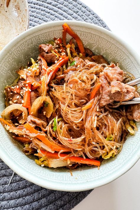 Beef Vermicelli - Easy 30 Minute Dinner Idea! | Lynn Mumbing Mejia Beef Vermicelli Recipes, Beef Slice, Beef Vermicelli, Vermicelli Recipes, Easy Weekday Meals, Quick Meal Prep, Homemade Dinner Recipes, 30 Minute Dinners, Vermicelli Noodles