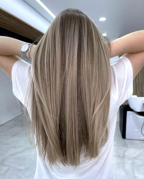 Ashy Babylights On Brown Hair, White Skin Hair Color Ideas, Ashy Brown Hair With Blonde Highlights, Balayage Frizura Blonde, Dark Blonde Ash Hair, Hair Texture Idea, Half A Head Of Highlights, Ash Blonde Brown, Brown Ash Balayage