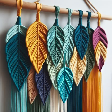 Macrame Palm Leaf, Macrame Wall Hanging Colorful, Macrame Leaves Tutorial, Macrame Feather Wall Hanging, Simpul Makrame, Macrame Thread, Diy Crafts Love, Macrame Knots Tutorial, Macrame Knots Pattern