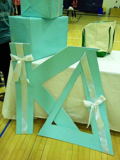 Tiffany themed bid night! #kappadelta Tiffany And Co Bid Day, Tiffany And Co Bid Day Theme, Rush Themes, Tri Sigma, Sorority Bid Day, Bid Day Themes, Pamper Party, Sorority Big Little, Pi Phi