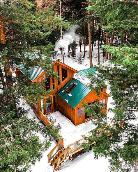 theadventurouslife4us:“Winter cabin 🙏🌍Adirondack Mountains - 📸 Kyle Finn Dempsey” Build Your Own Cabin, Wood House Design, A Cabin In The Woods, Stair Remodel, Adirondack Mountains, Interior Colour, Winter Cabin, A Cabin, Cabin In The Woods